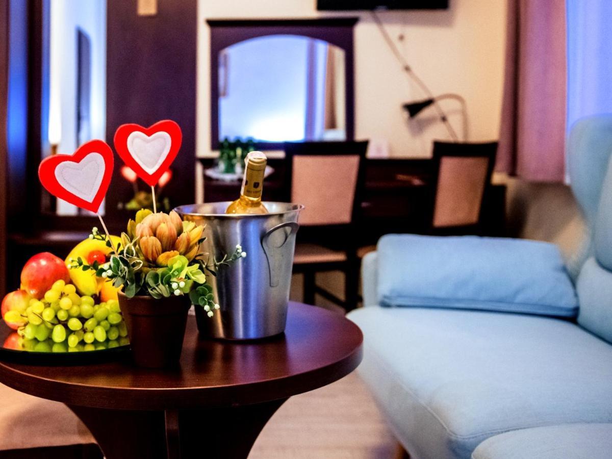Hotel Feniks Gniezno Dış mekan fotoğraf