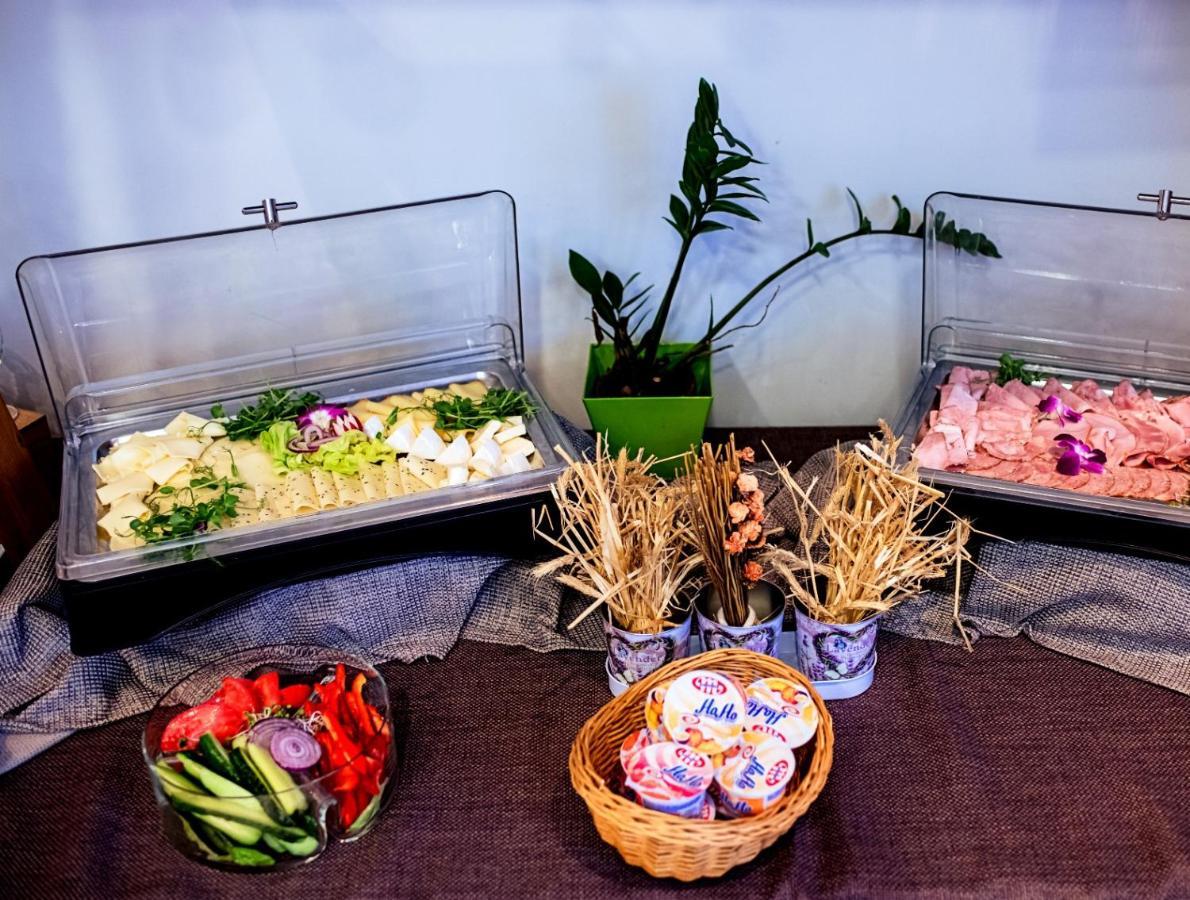 Hotel Feniks Gniezno Dış mekan fotoğraf