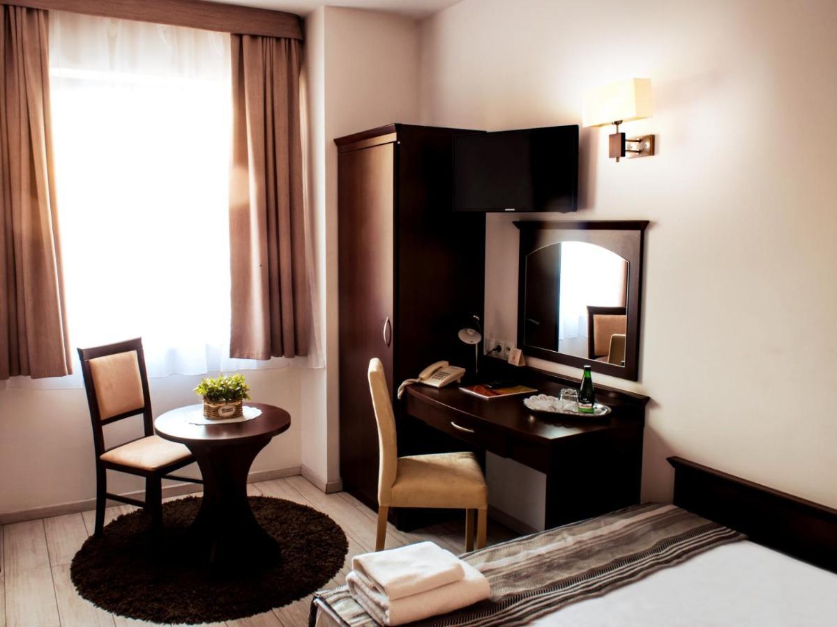 Hotel Feniks Gniezno Dış mekan fotoğraf