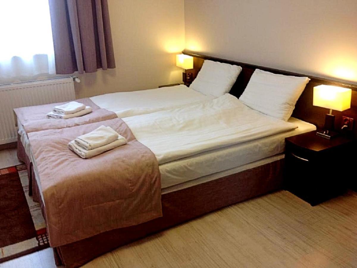 Hotel Feniks Gniezno Dış mekan fotoğraf