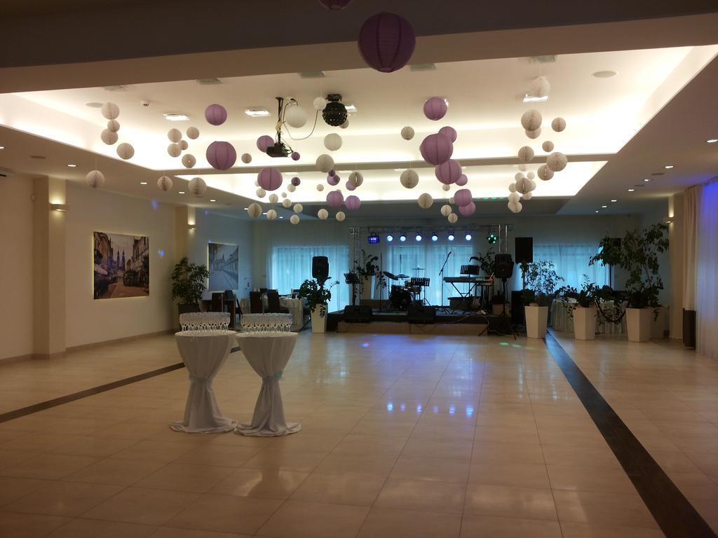 Hotel Feniks Gniezno Dış mekan fotoğraf