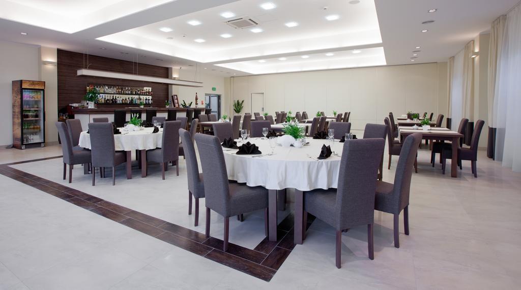 Hotel Feniks Gniezno Dış mekan fotoğraf
