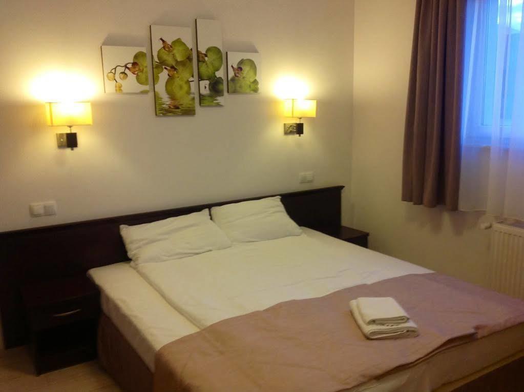 Hotel Feniks Gniezno Dış mekan fotoğraf